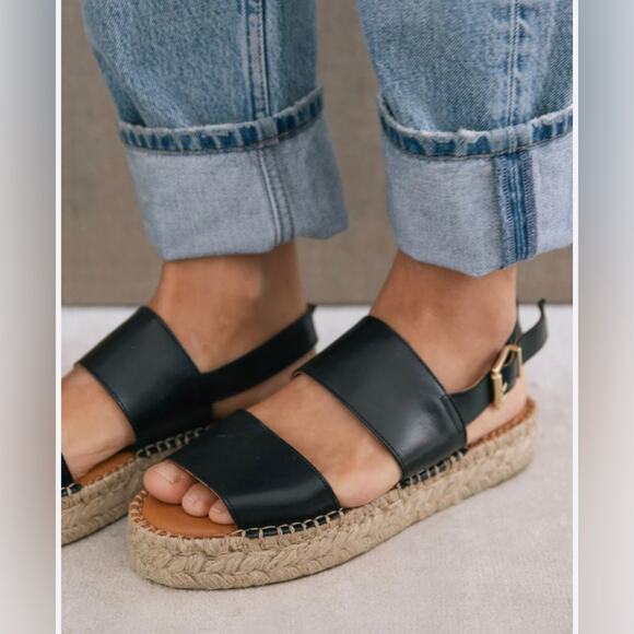 Alohas double black leather straps espadrilles sandals. - Picture 2 of 13